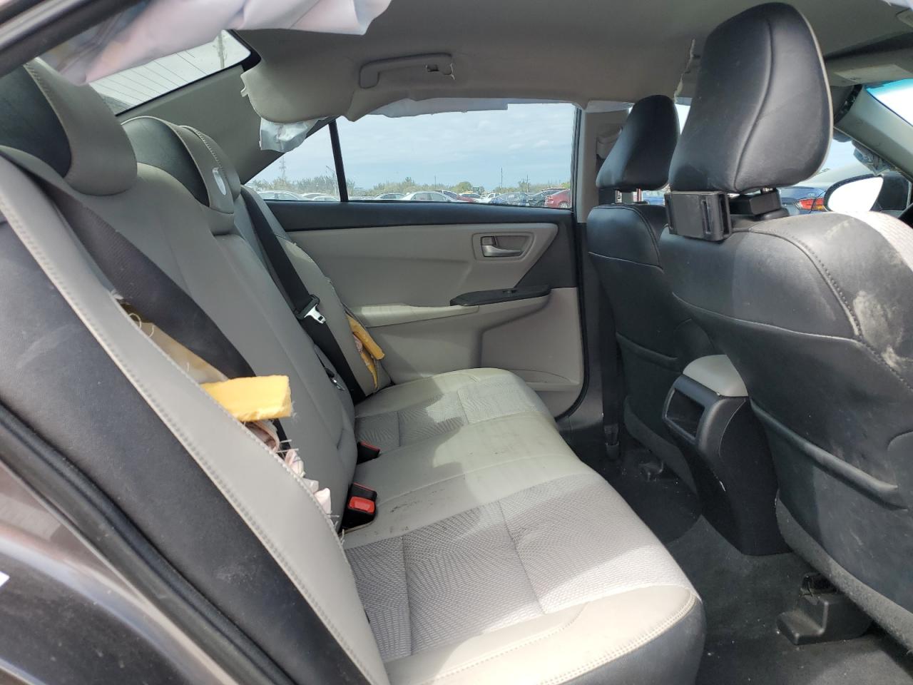 2017 Toyota Camry - Image 10
