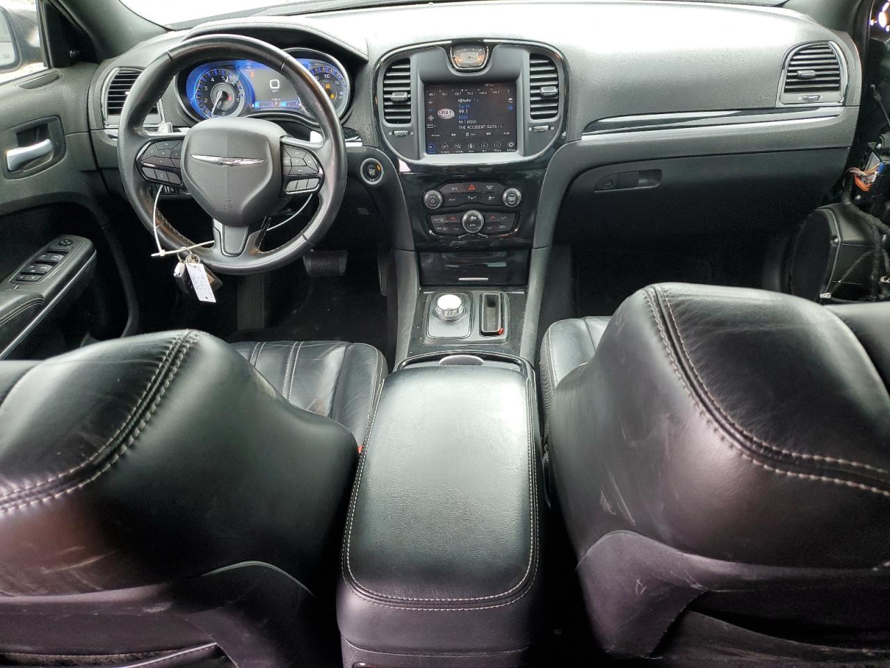 2021 Chrysler 300 - Image 8