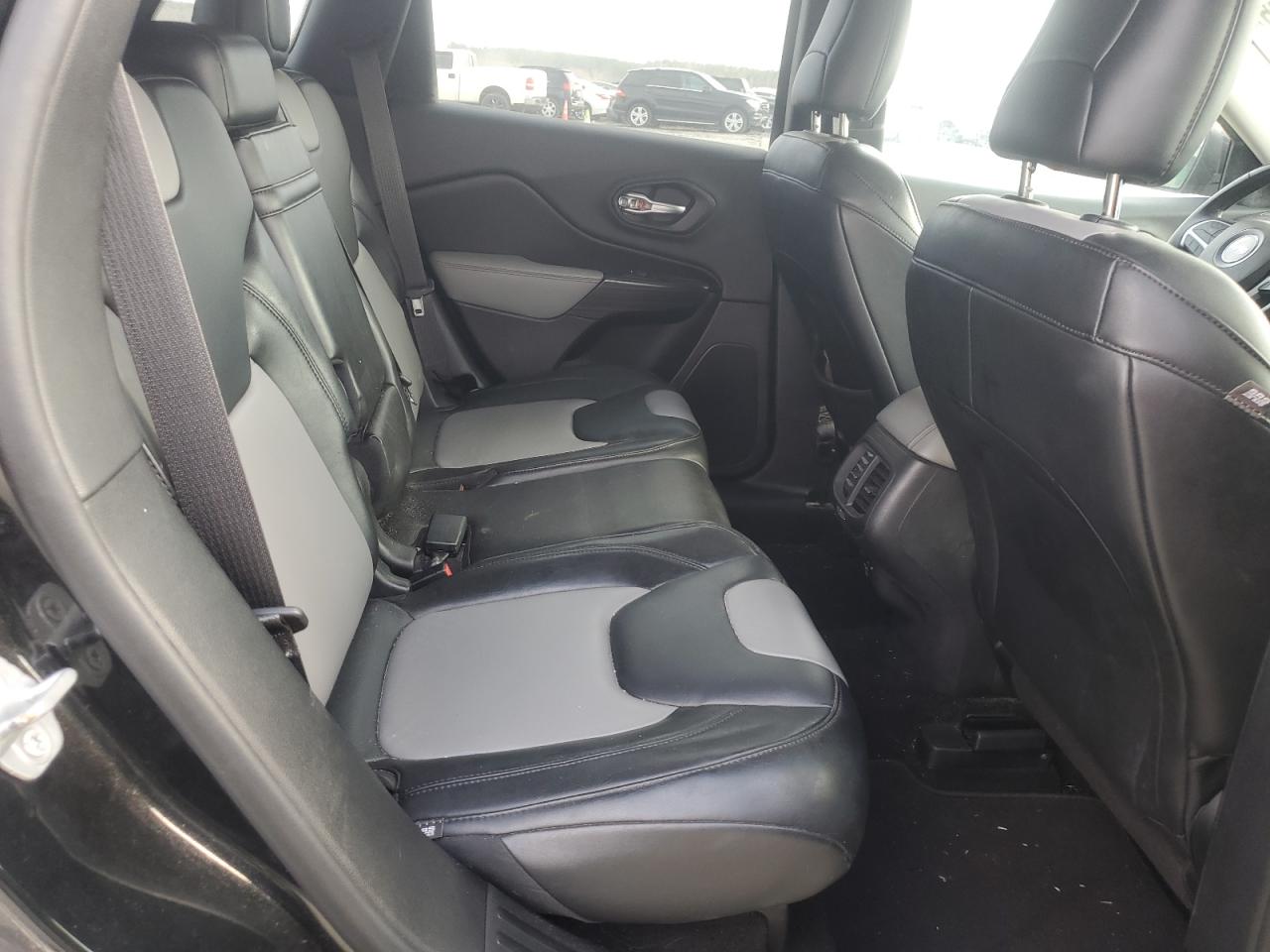 2014 Jeep Grand Cherokee - Image 11