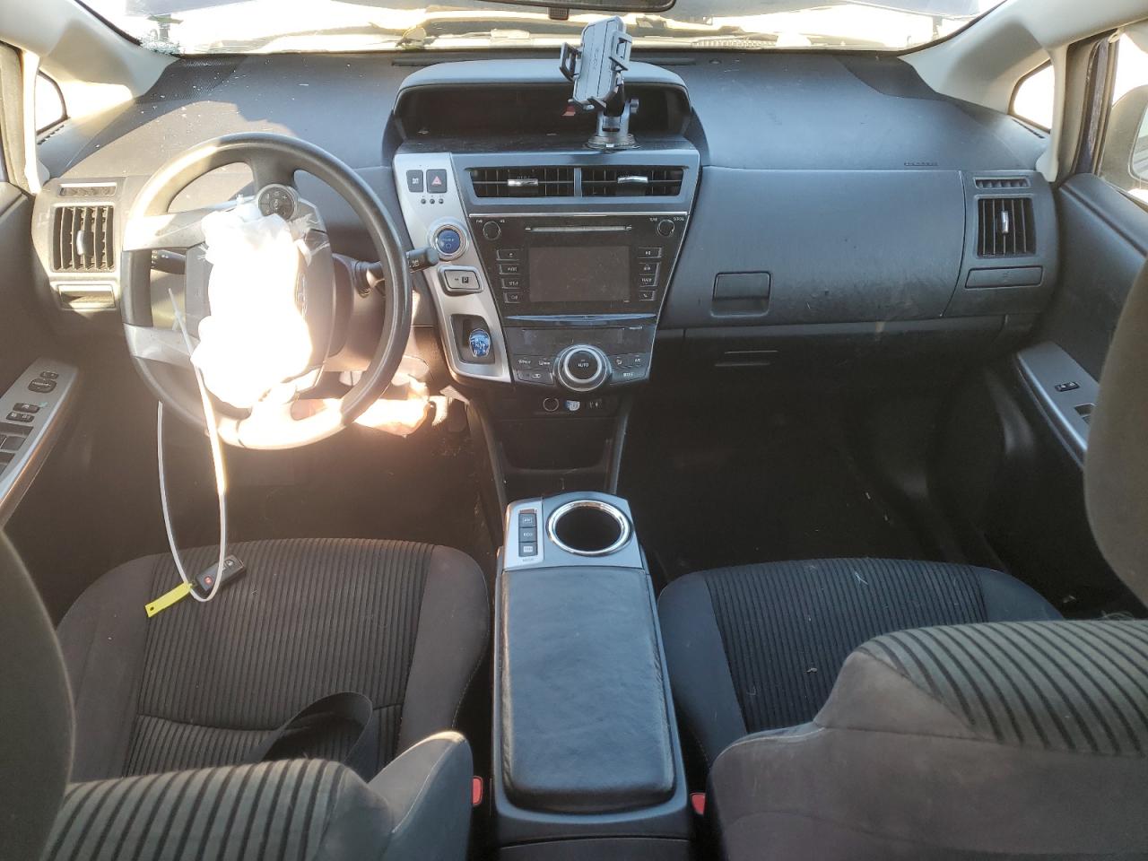 2015 Toyota Prius - Image 8