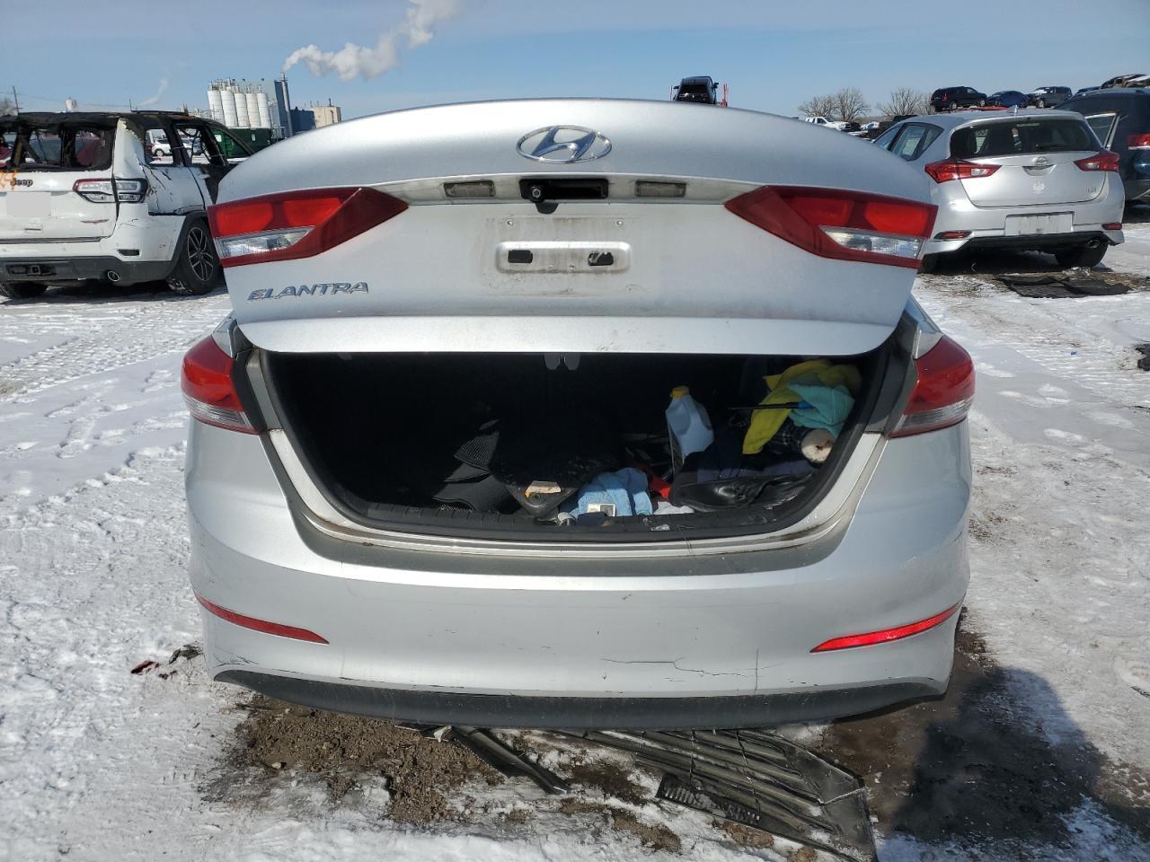 2017 Hyundai Elantra - Image 6