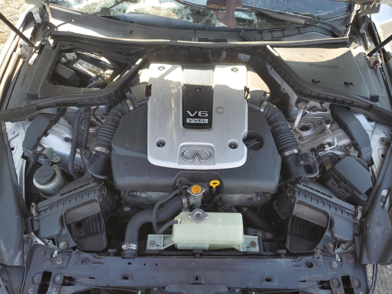 2015 Infiniti Q50 - Image 11