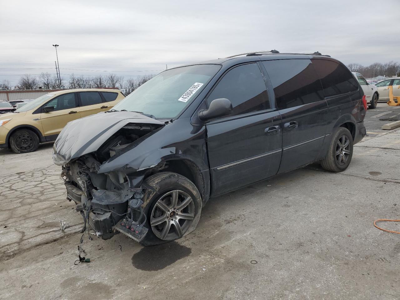 2005 Chrysler Town & Country - Image 1