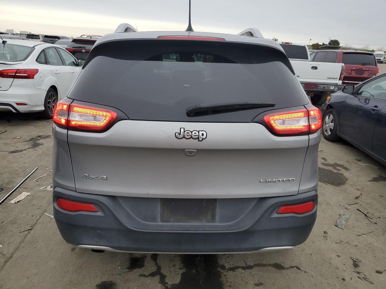 2017 Jeep Grand Cherokee - Image 6