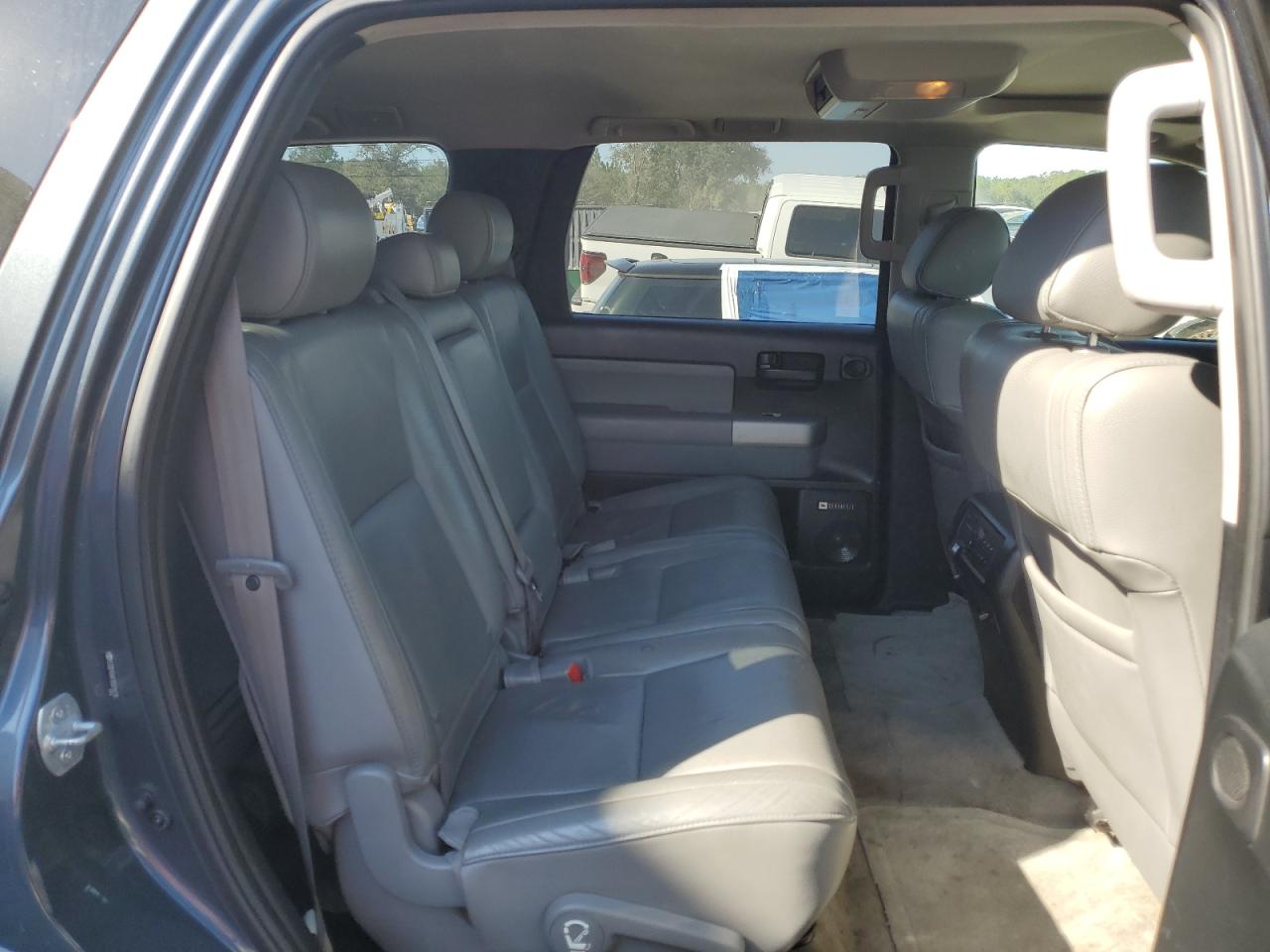 2008 Toyota Sequoia - Image 11