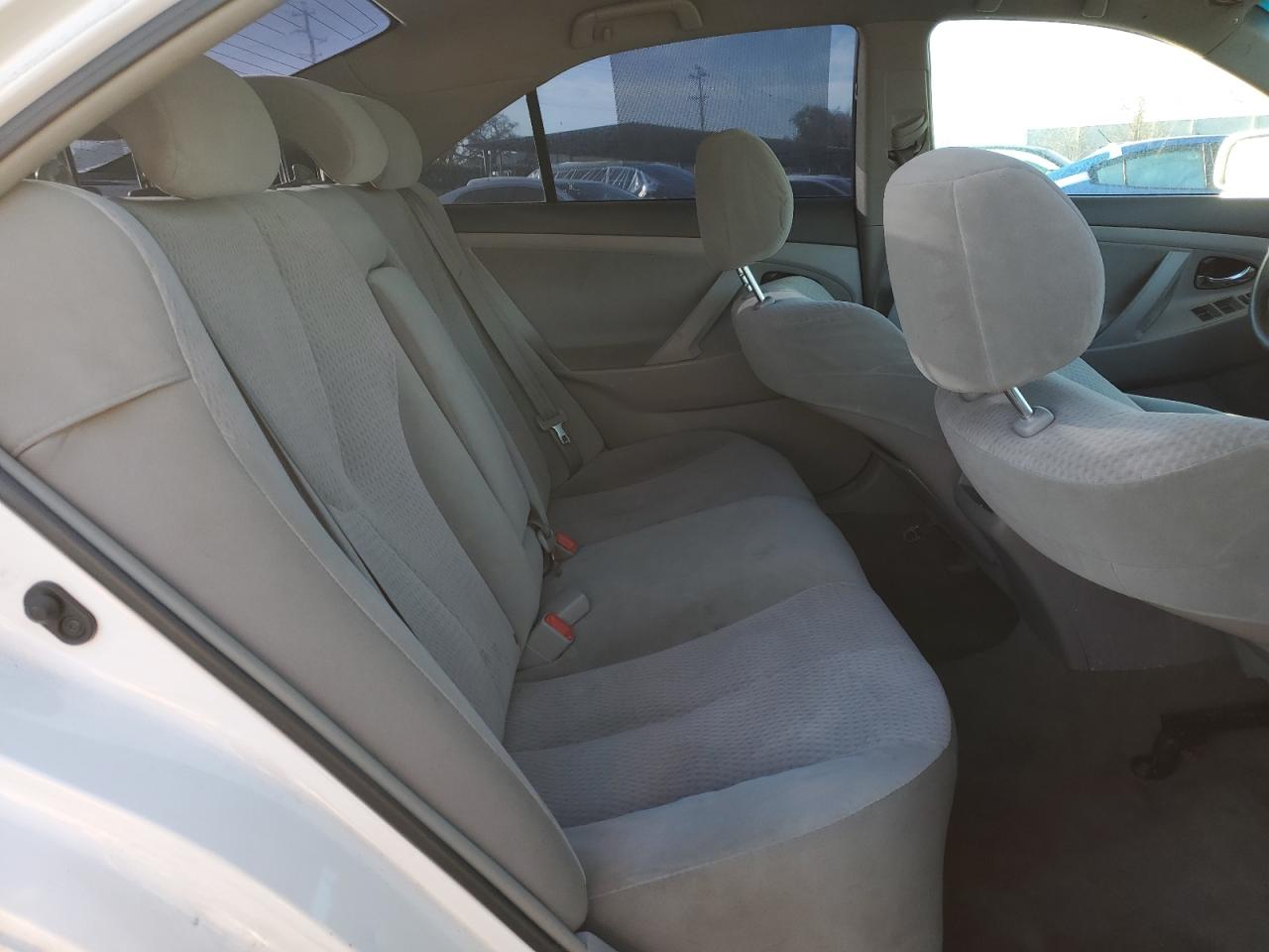 2010 Toyota Camry - Image 11