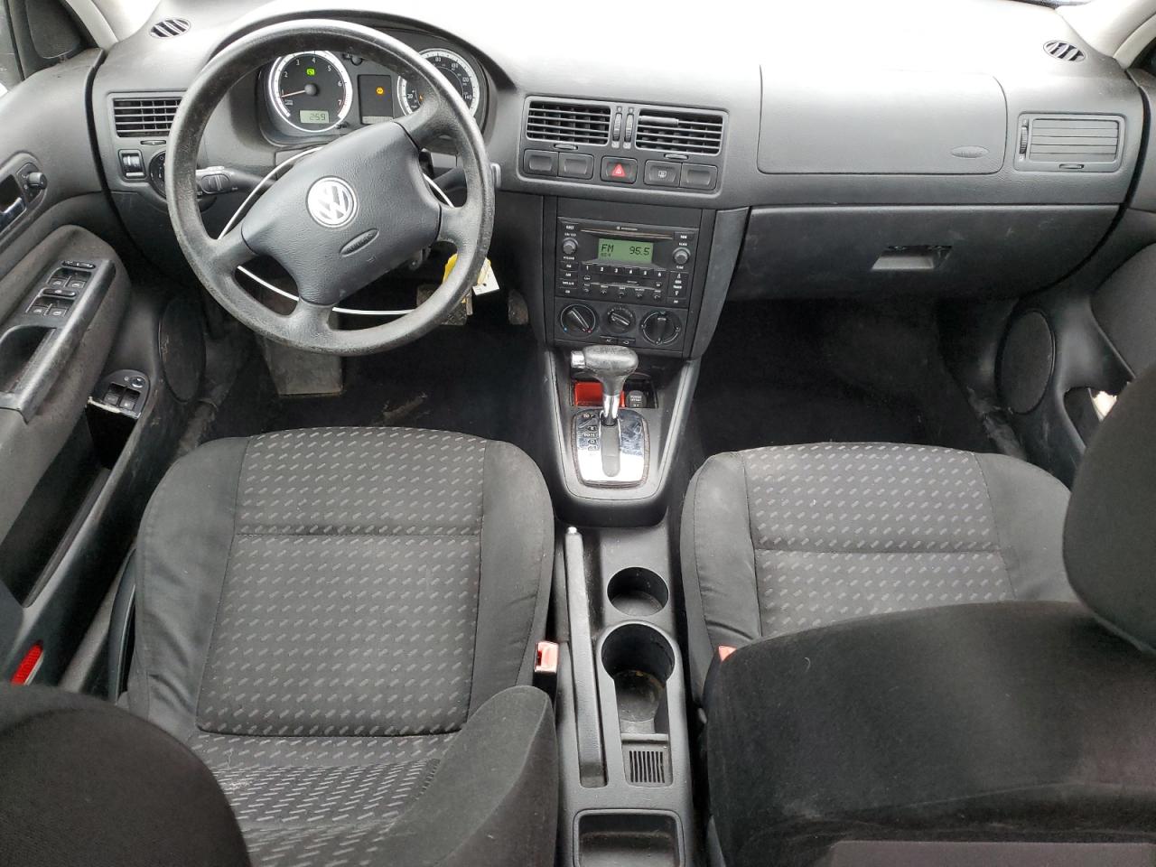 2004 Volkswagen Jetta - Image 8