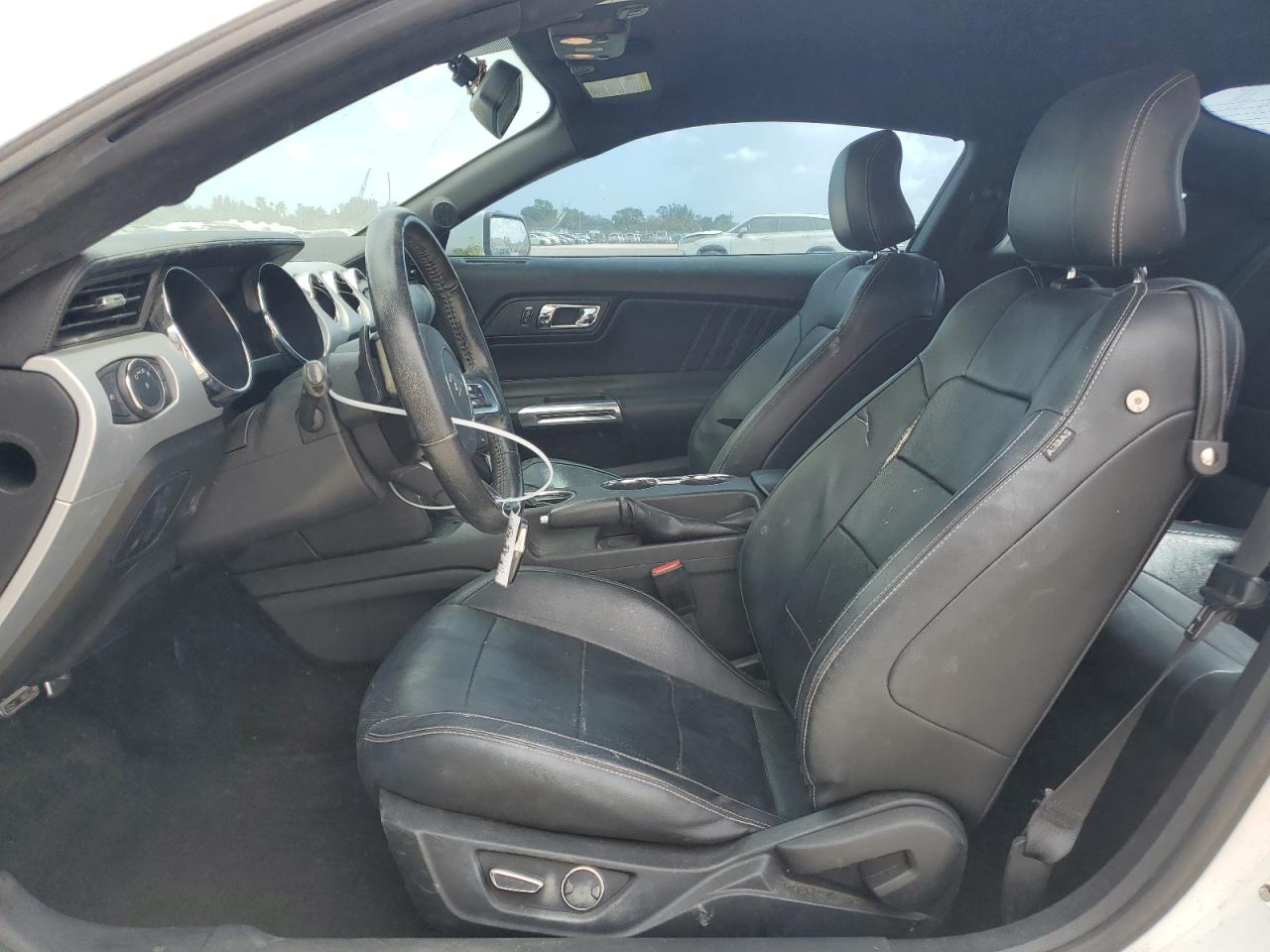 2015 Ford Mustang - Image 7