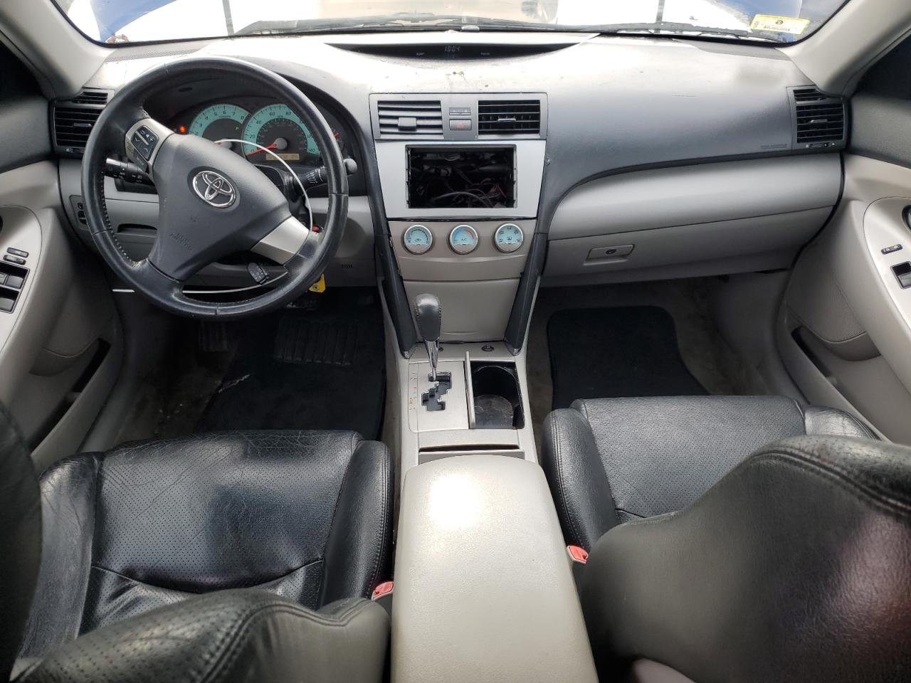 2009 Toyota Camry - Image 8