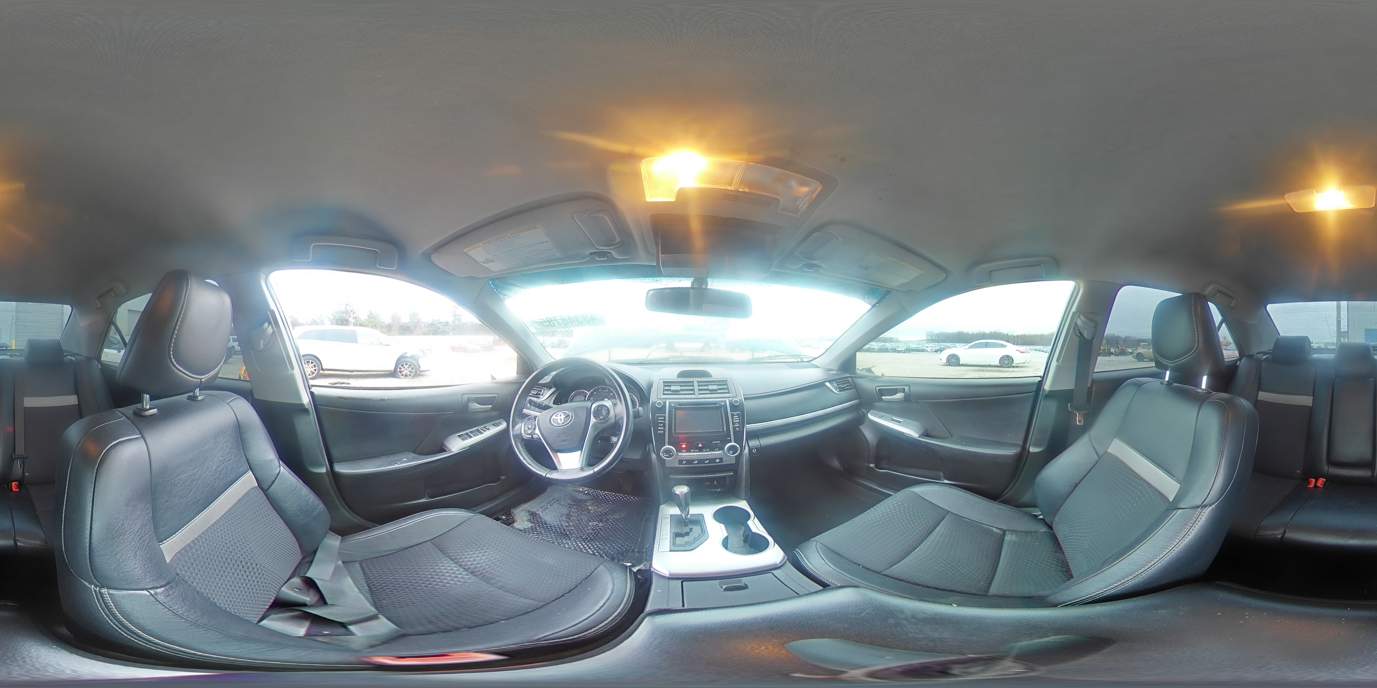 2014 Toyota Camry - Image 14