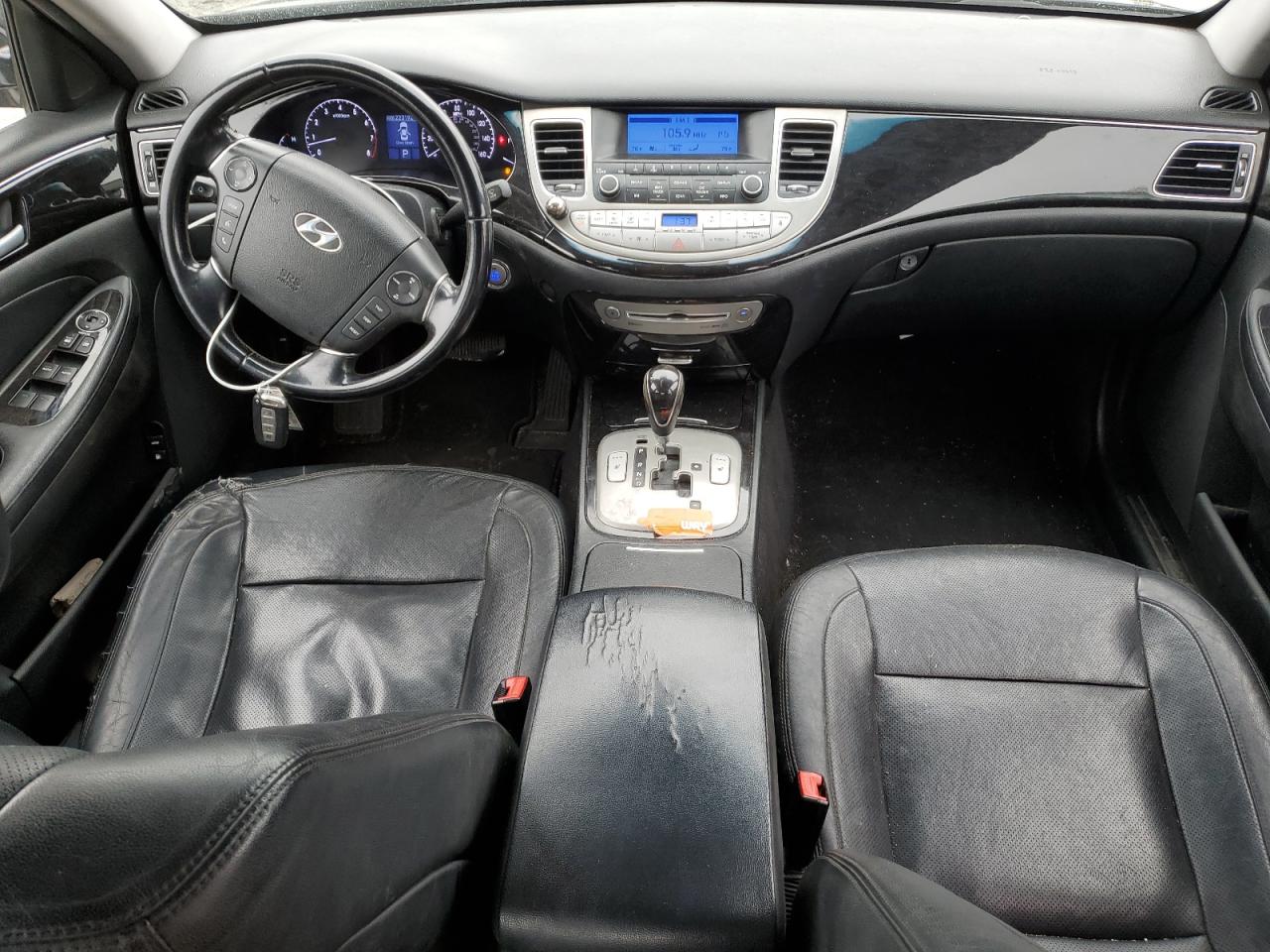 2014 Hyundai Genesis - Image 8