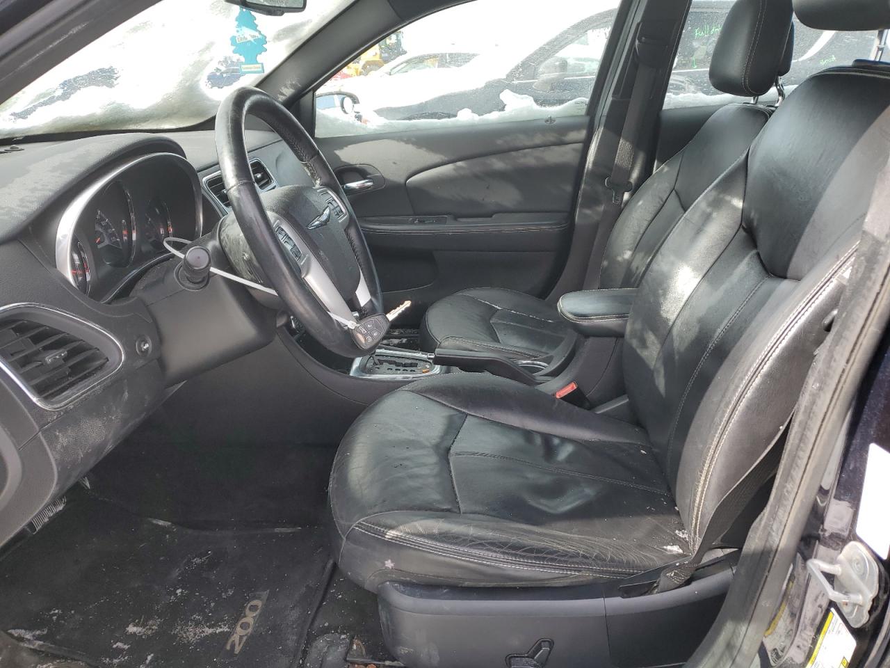 2012 Chrysler 200 - Image 7