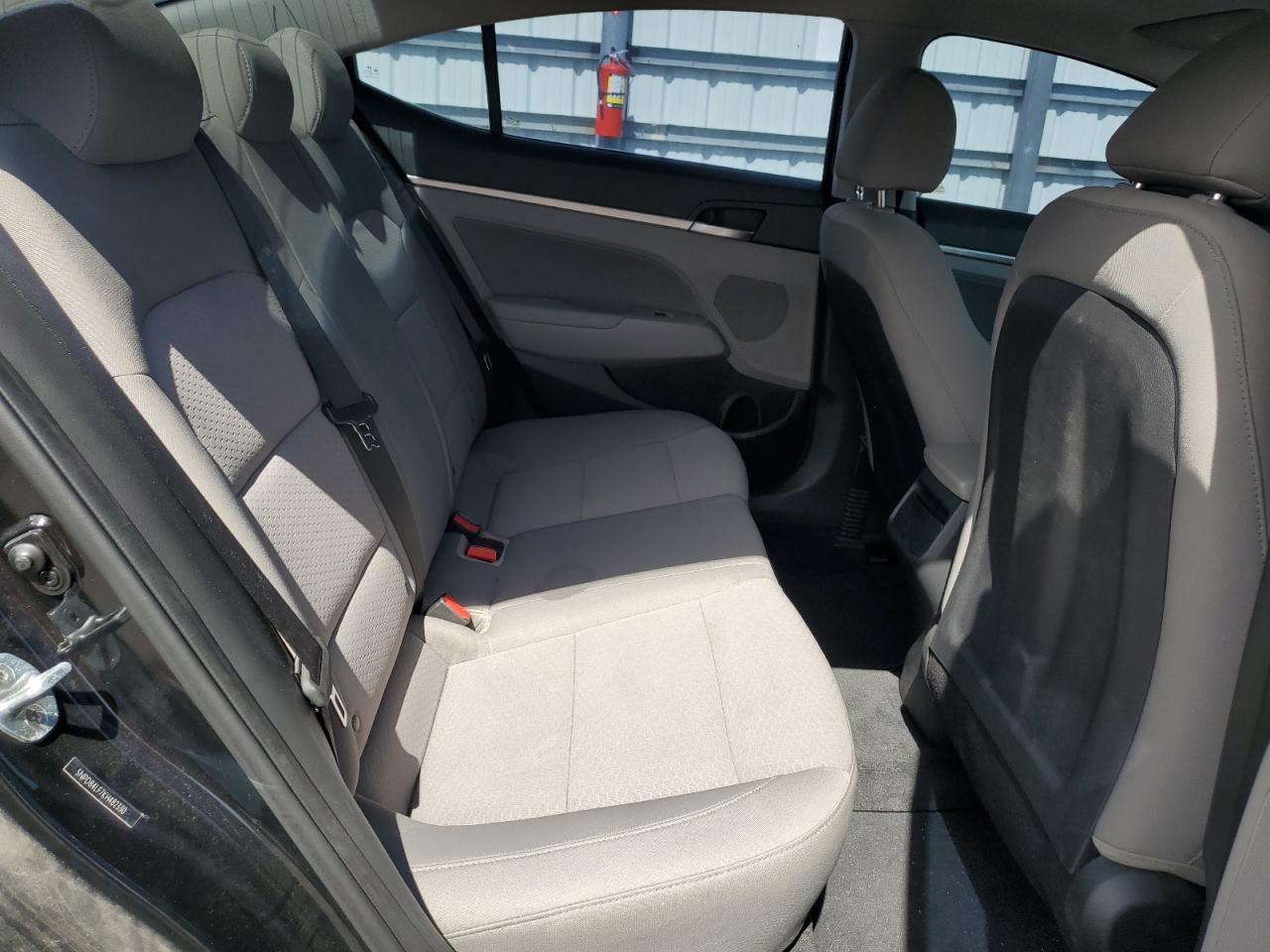 2019 Hyundai Elantra - Image 10