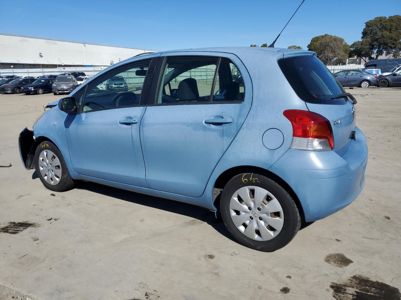 2010 Toyota Yaris - Image 2
