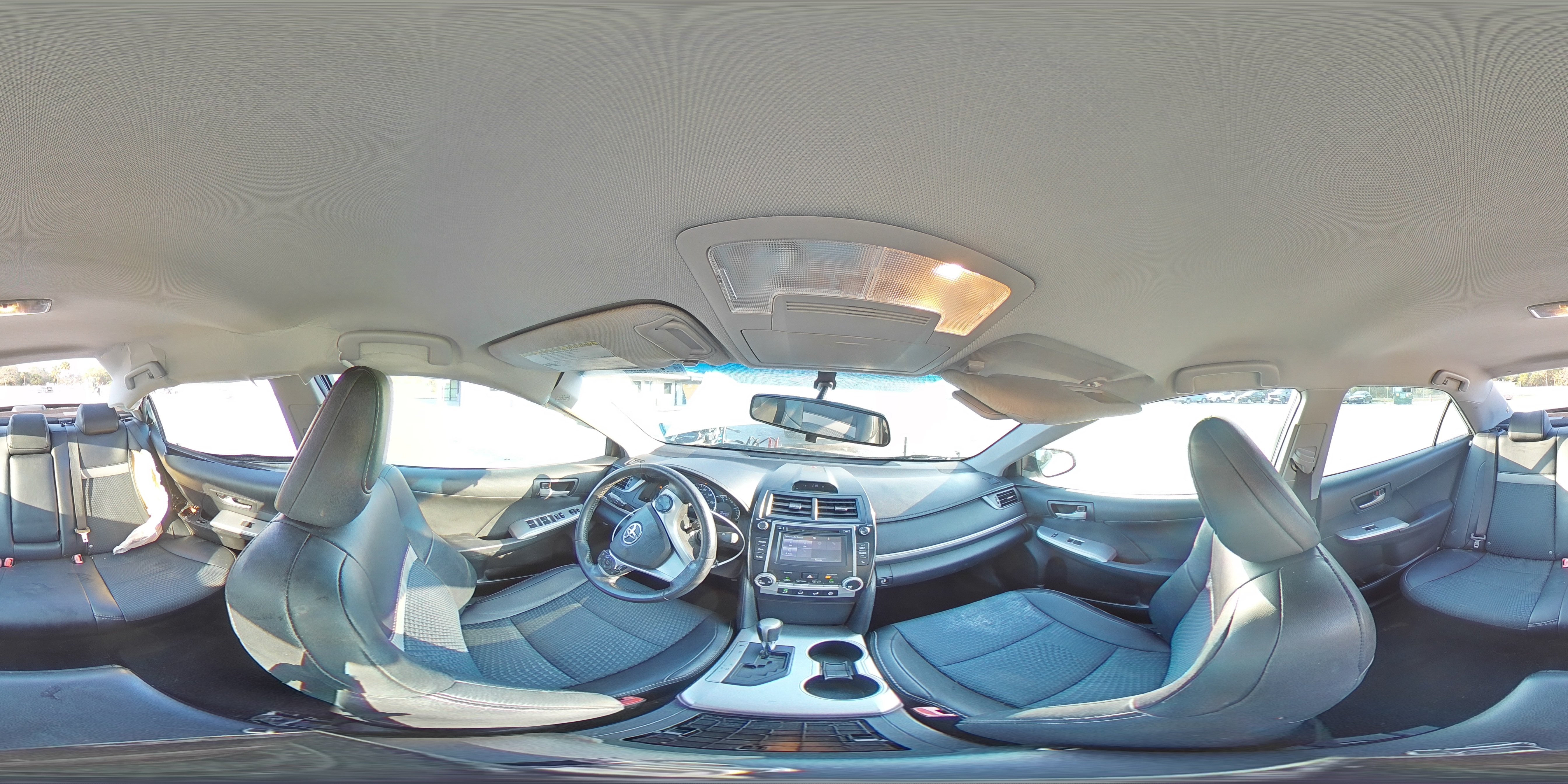 2014 Toyota Camry - Image 14