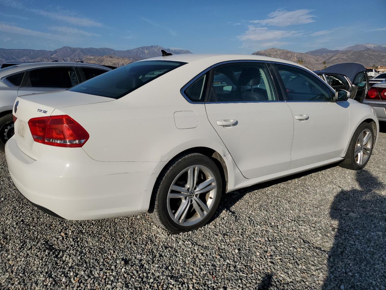 2015 Volkswagen Passat - Image 3