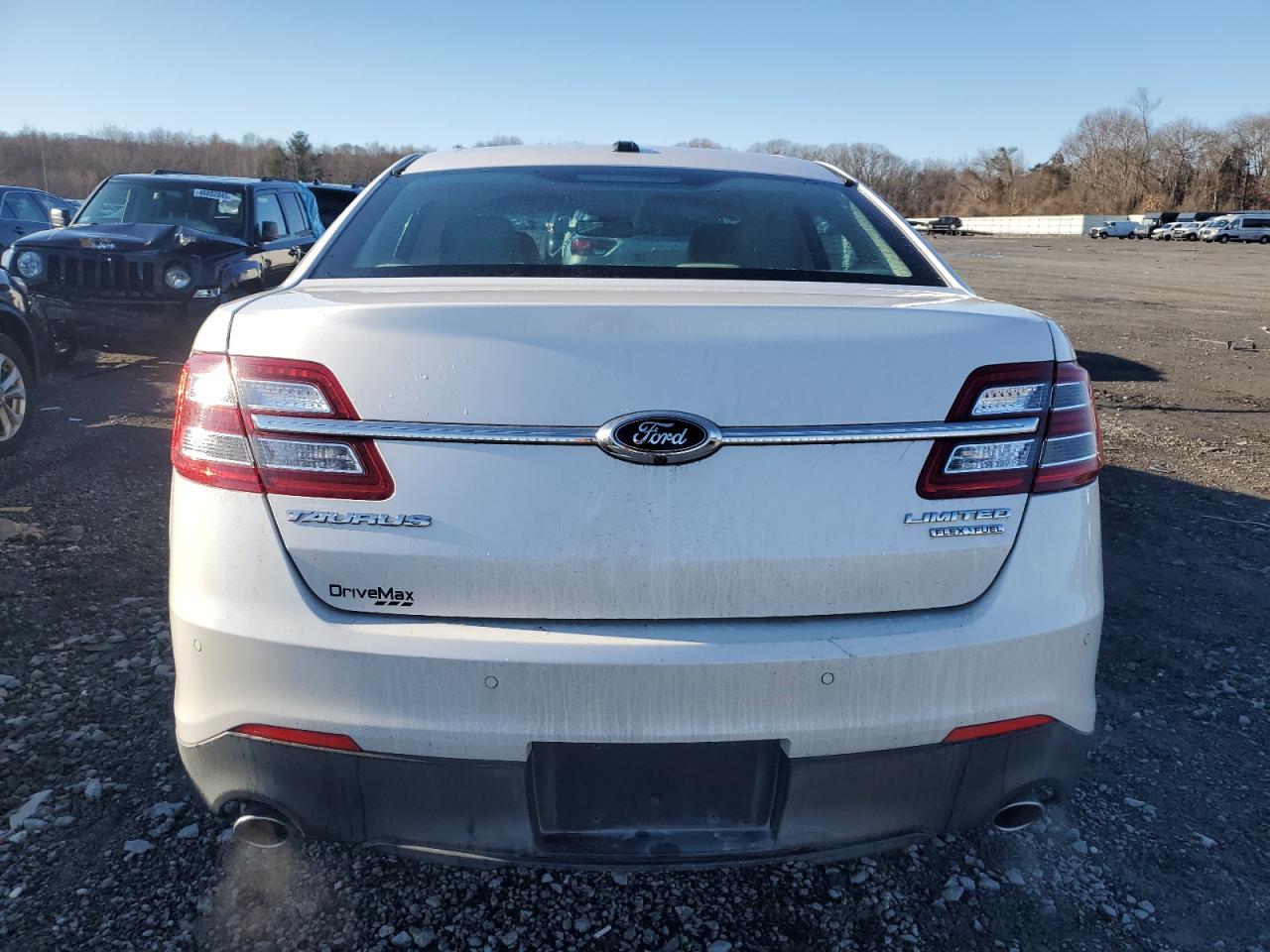 2015 Ford Taurus - Image 6