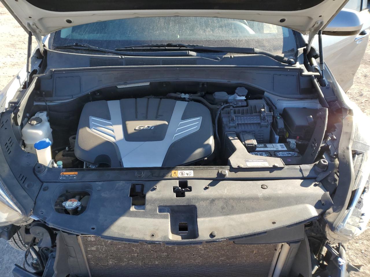 2017 Hyundai Santa Fe - Image 13