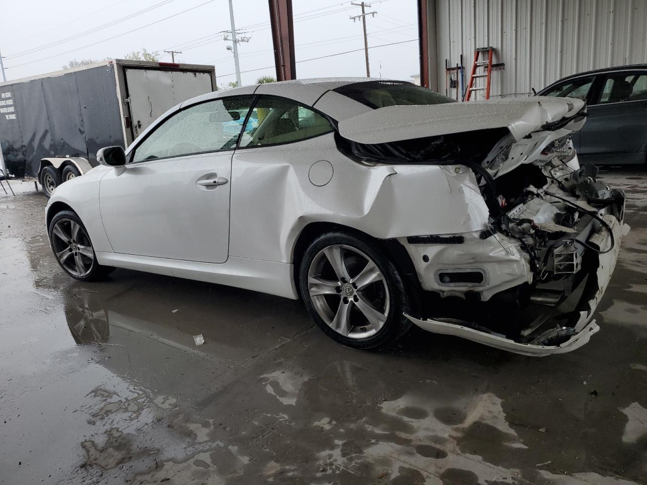 2014 Lexus IS - Image 2