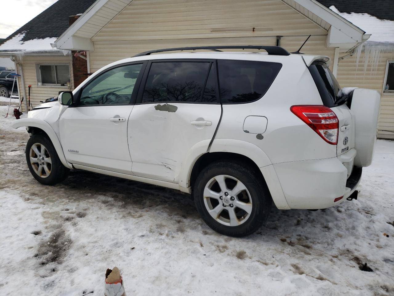 2012 Toyota RAV 4 - Image 2