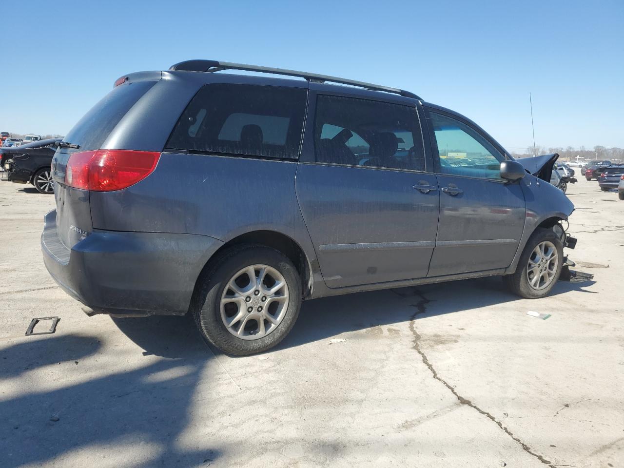 2006 Toyota Sienna - Image 3