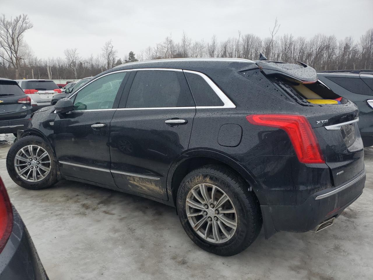 2017 Cadillac XT5 - Image 2