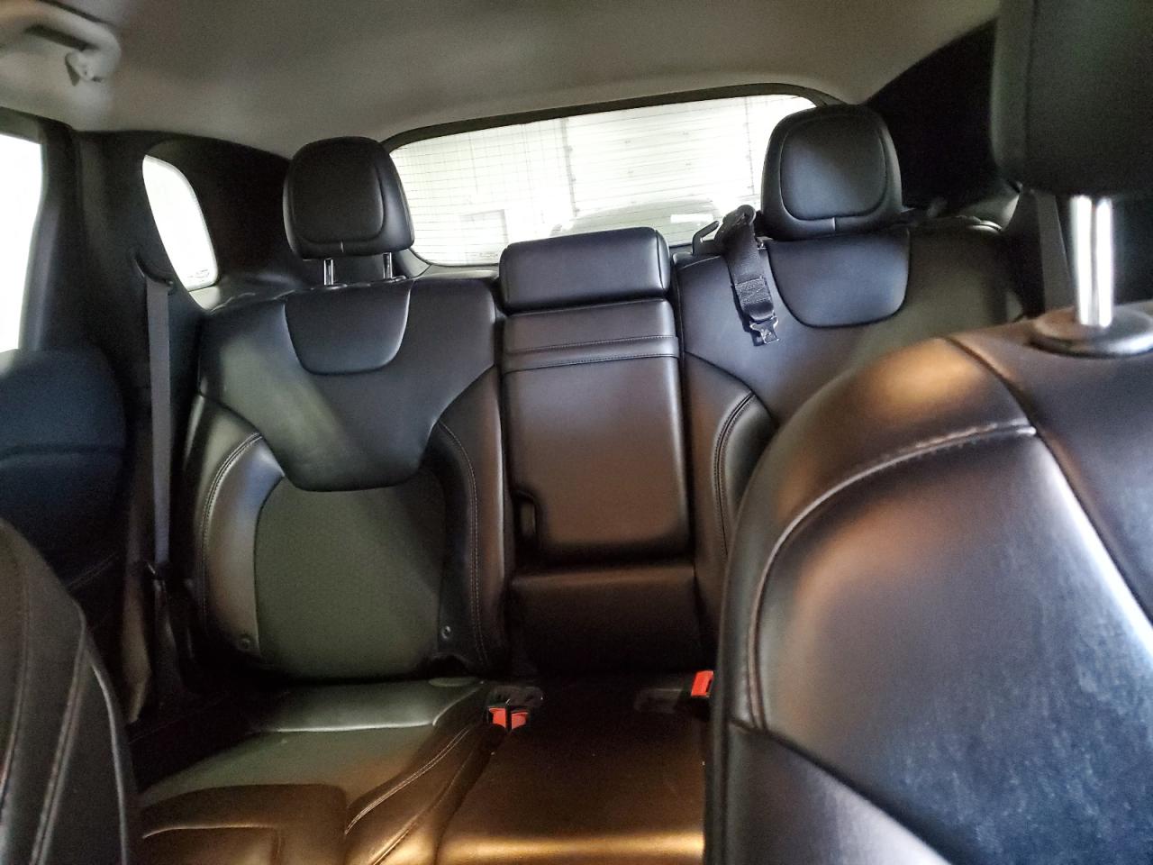 2019 Jeep Grand Cherokee - Image 10