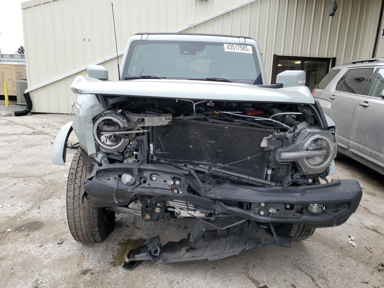 2022 Ford Bronco - Image 5