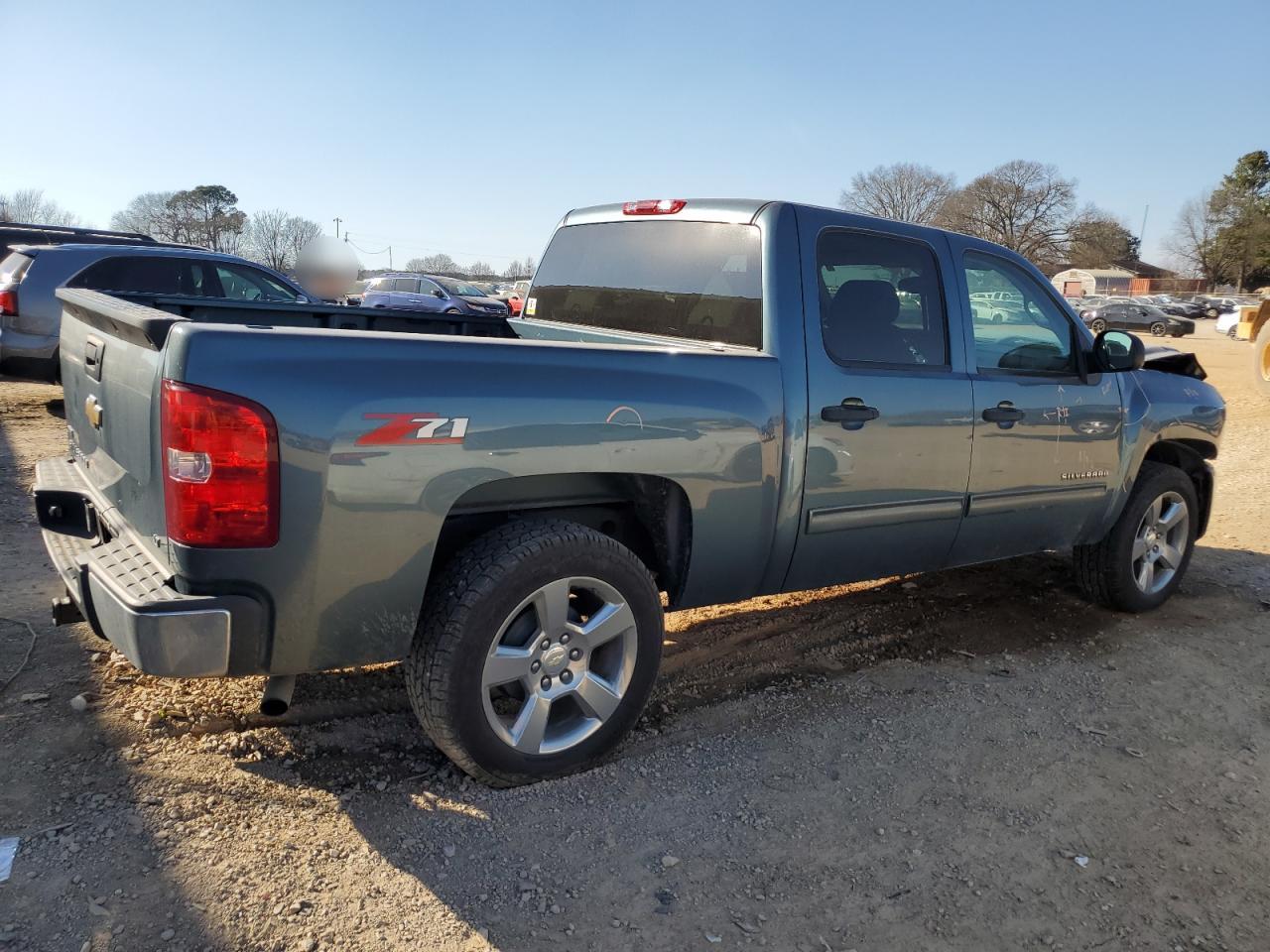 2010 Chevrolet Silverado - Image 3
