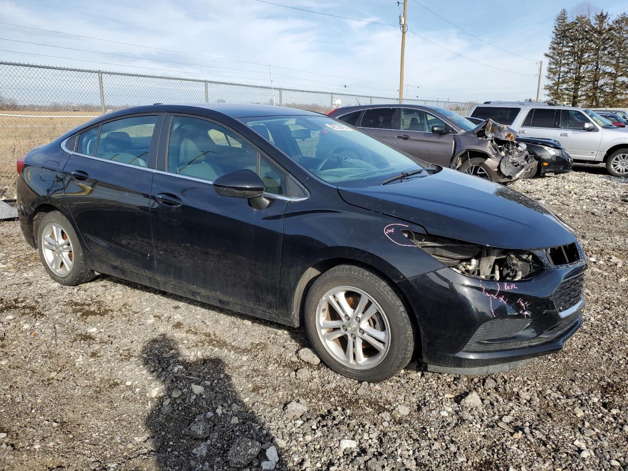 2018 Chevrolet Cruze - Image 4