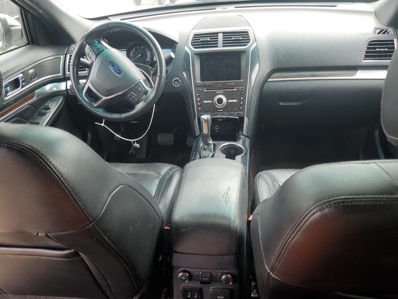 2016 Ford Explorer - Image 8