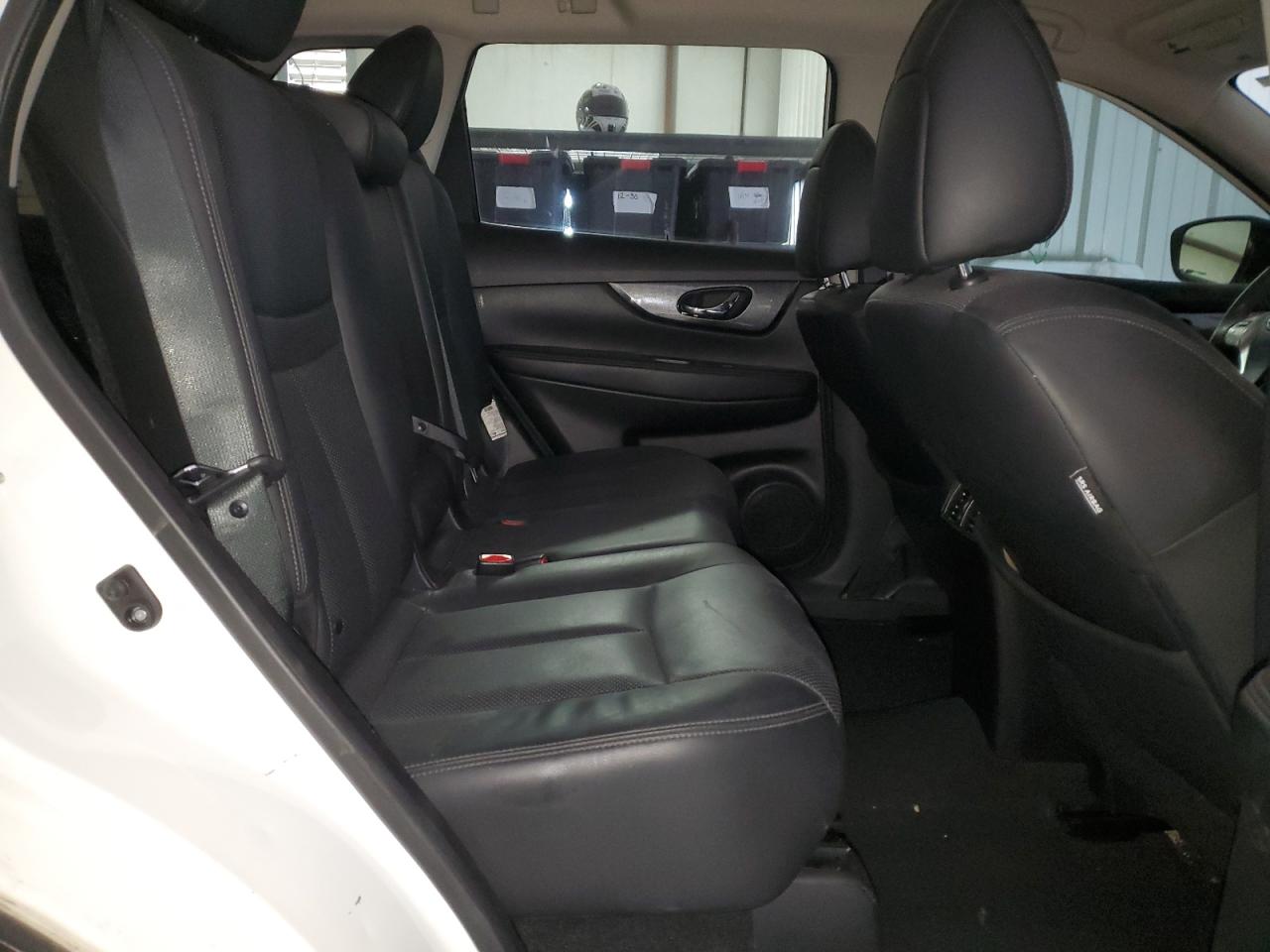 2015 Nissan Rogue - Image 12
