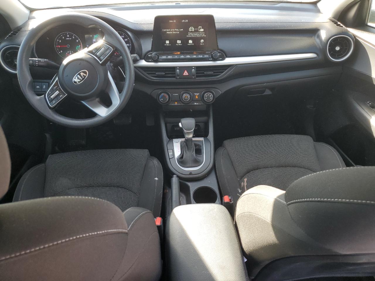 2021 Kia Forte - Image 8