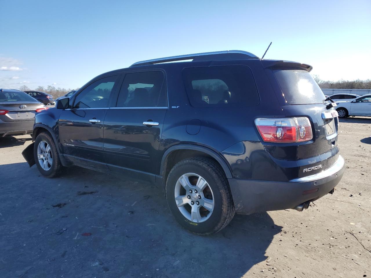 2008 GMC Acadia - Image 2