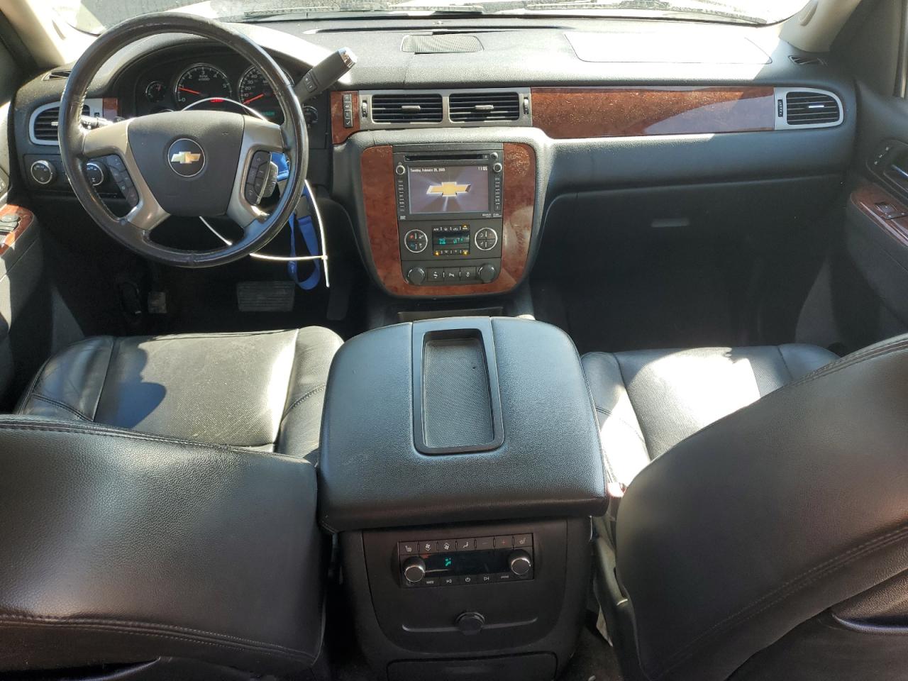 2014 Chevrolet Suburban - Image 8