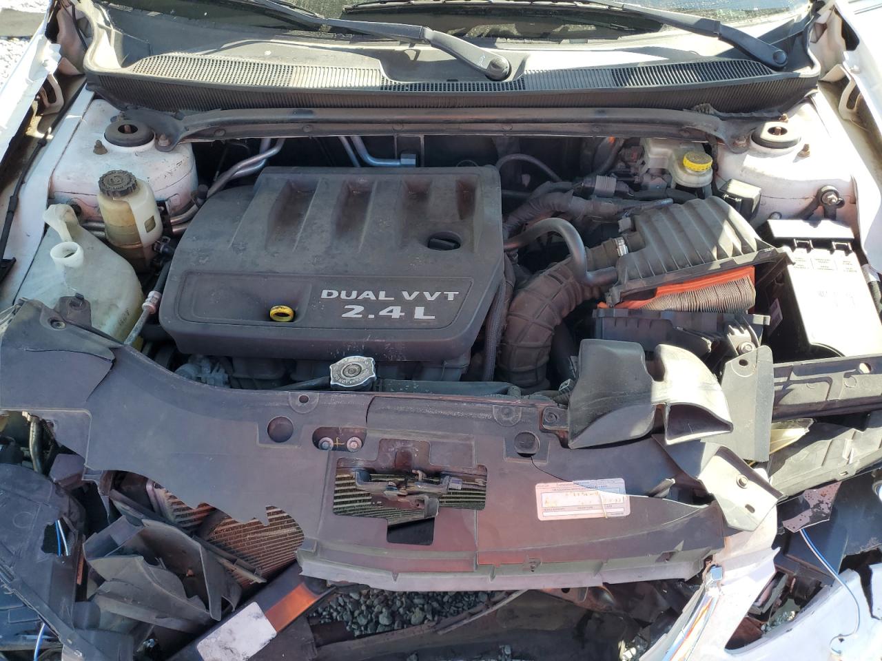 2011 Chrysler 200 - Image 11