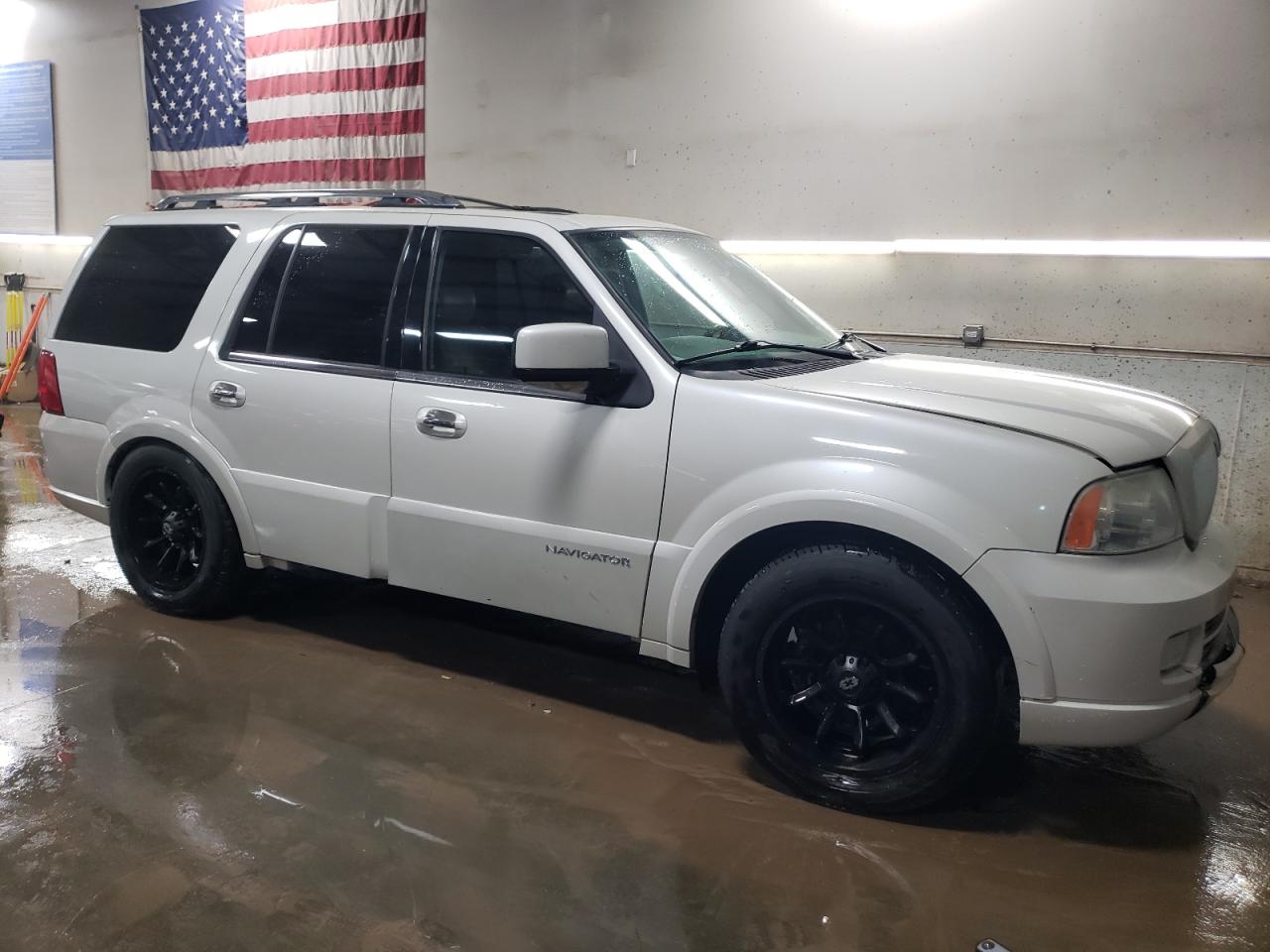 2006 Lincoln Navigator - Image 4