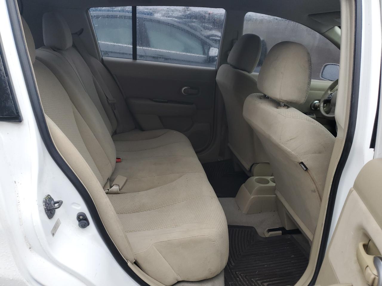2012 Nissan Versa - Image 10