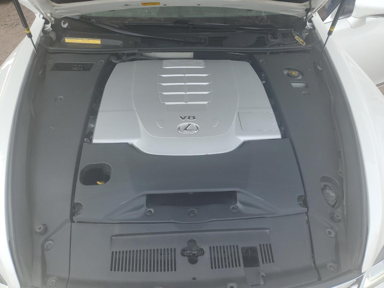 2015 Lexus LS - Image 14