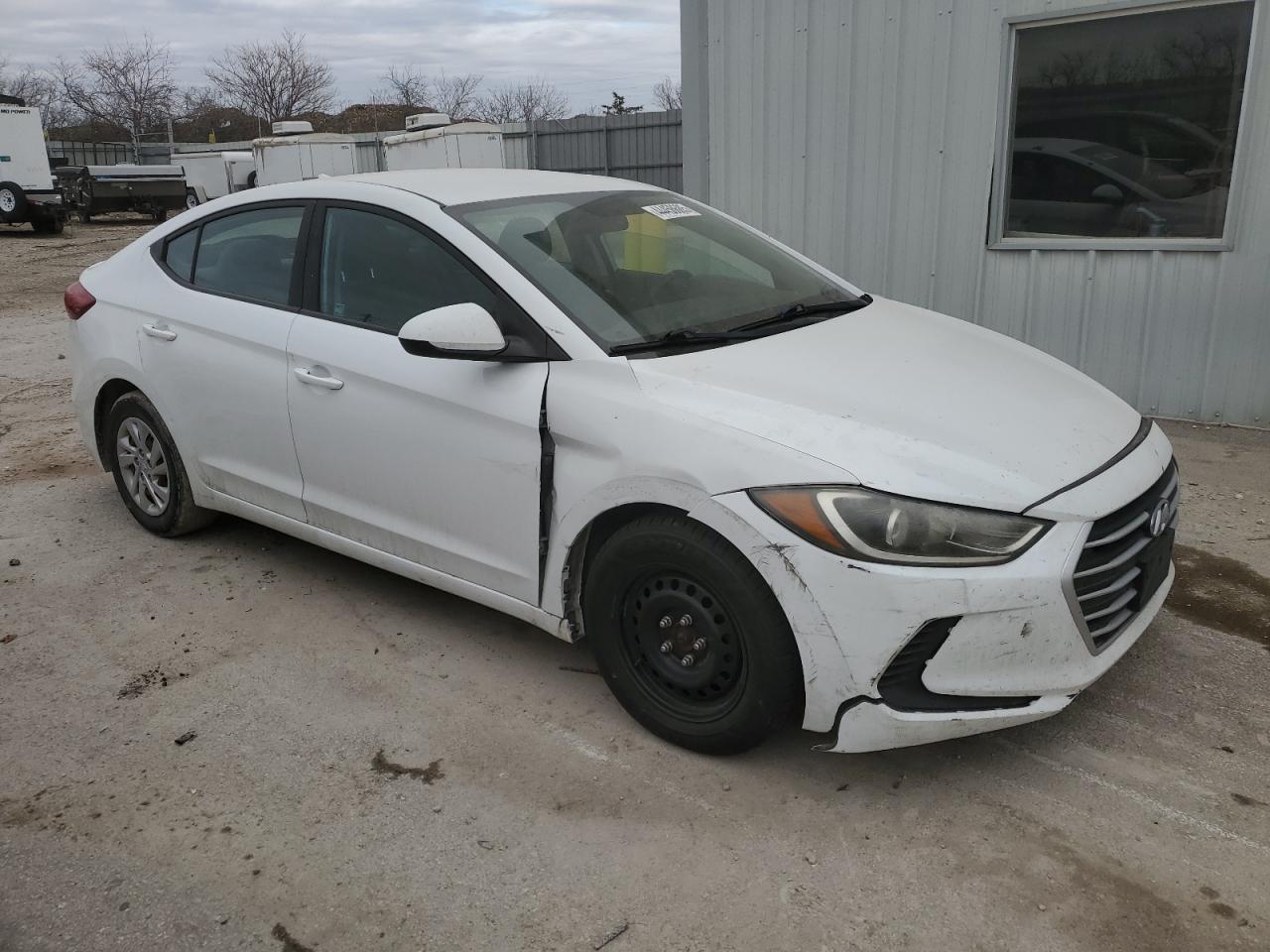 2017 Hyundai Elantra - Image 4