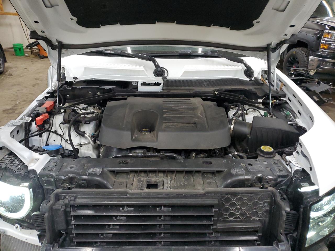 2024 Land Rover Defender - Image 13