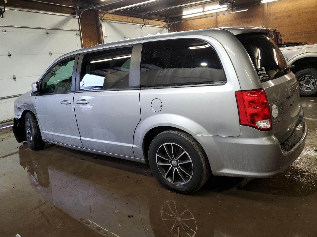 2019 Dodge Caravan - Image 2