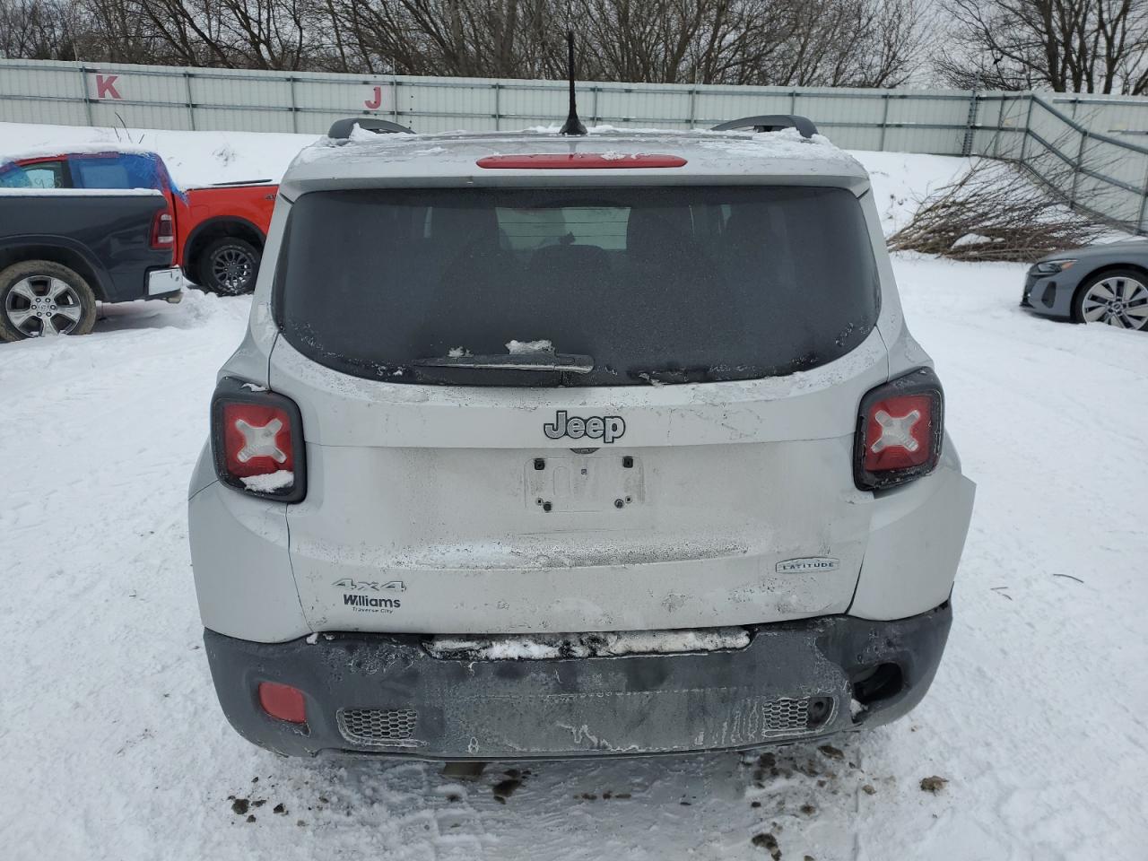 2015 Jeep Renegade - Image 6