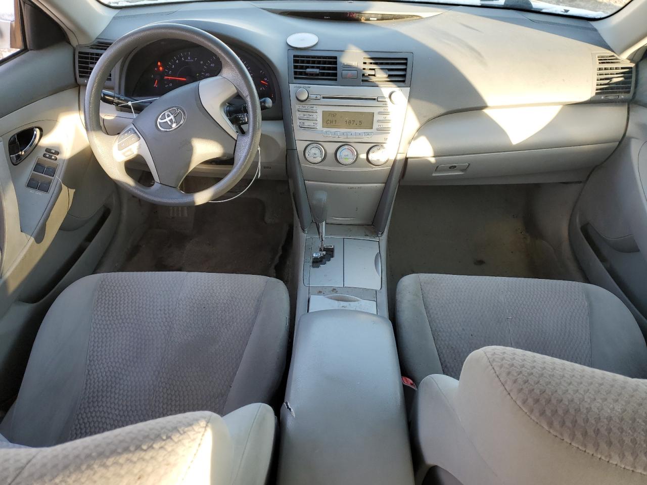 2011 Toyota Camry - Image 8