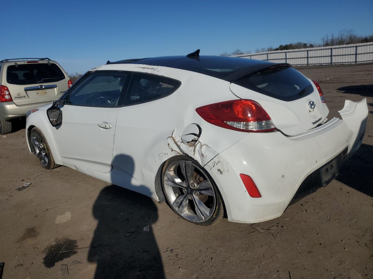 2012 Hyundai Veloster - Image 2