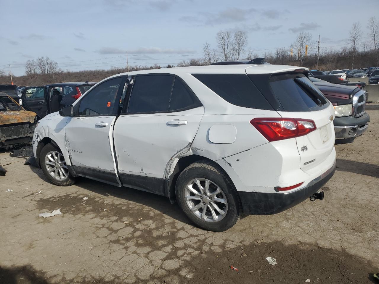 2018 Chevrolet Equinox - Image 2