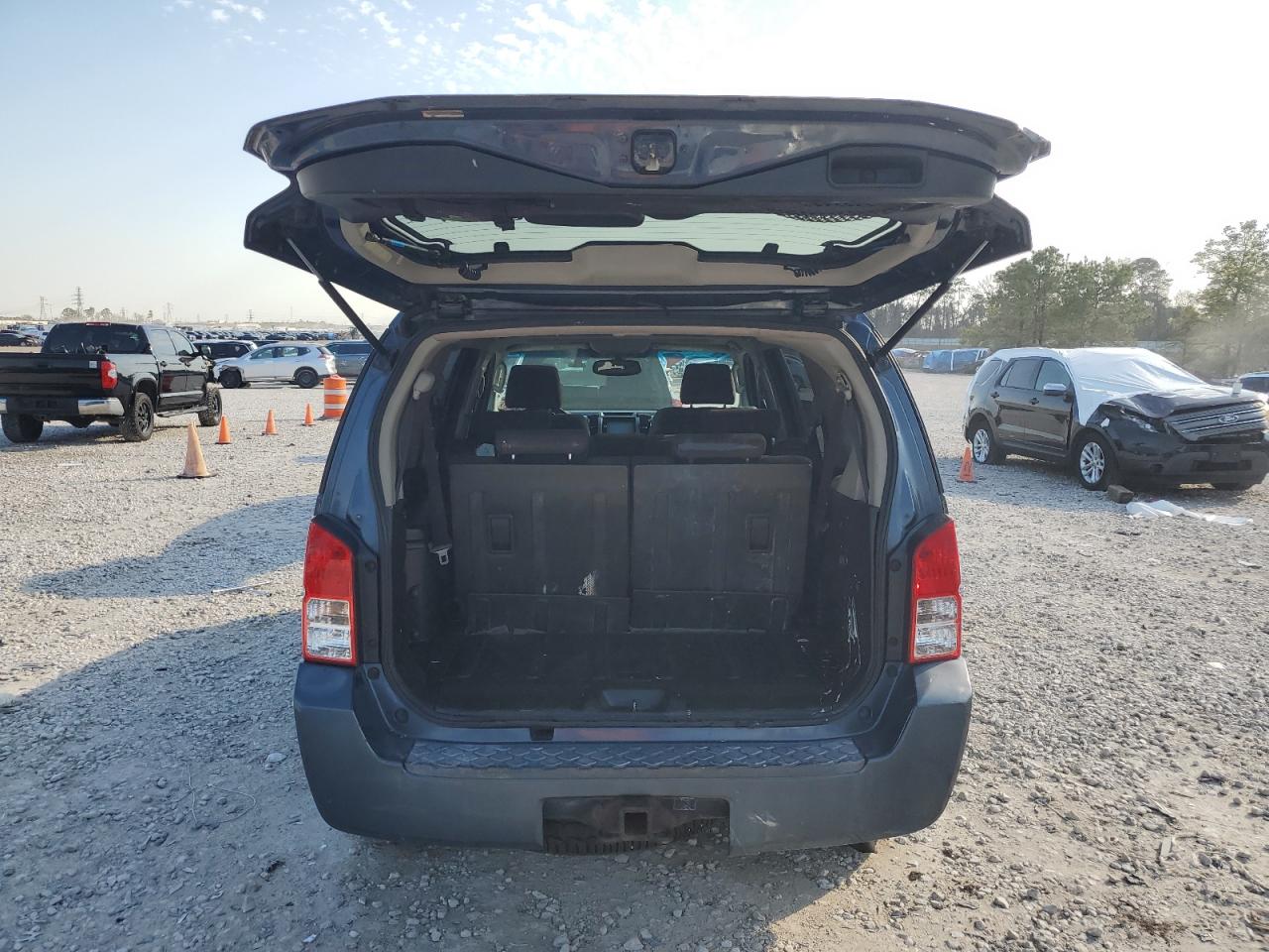 2005 Nissan Pathfinder - Image 6