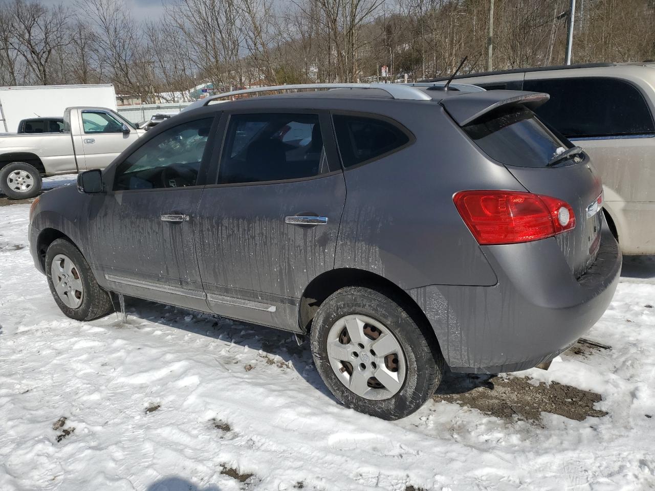2015 Nissan Rogue - Image 2