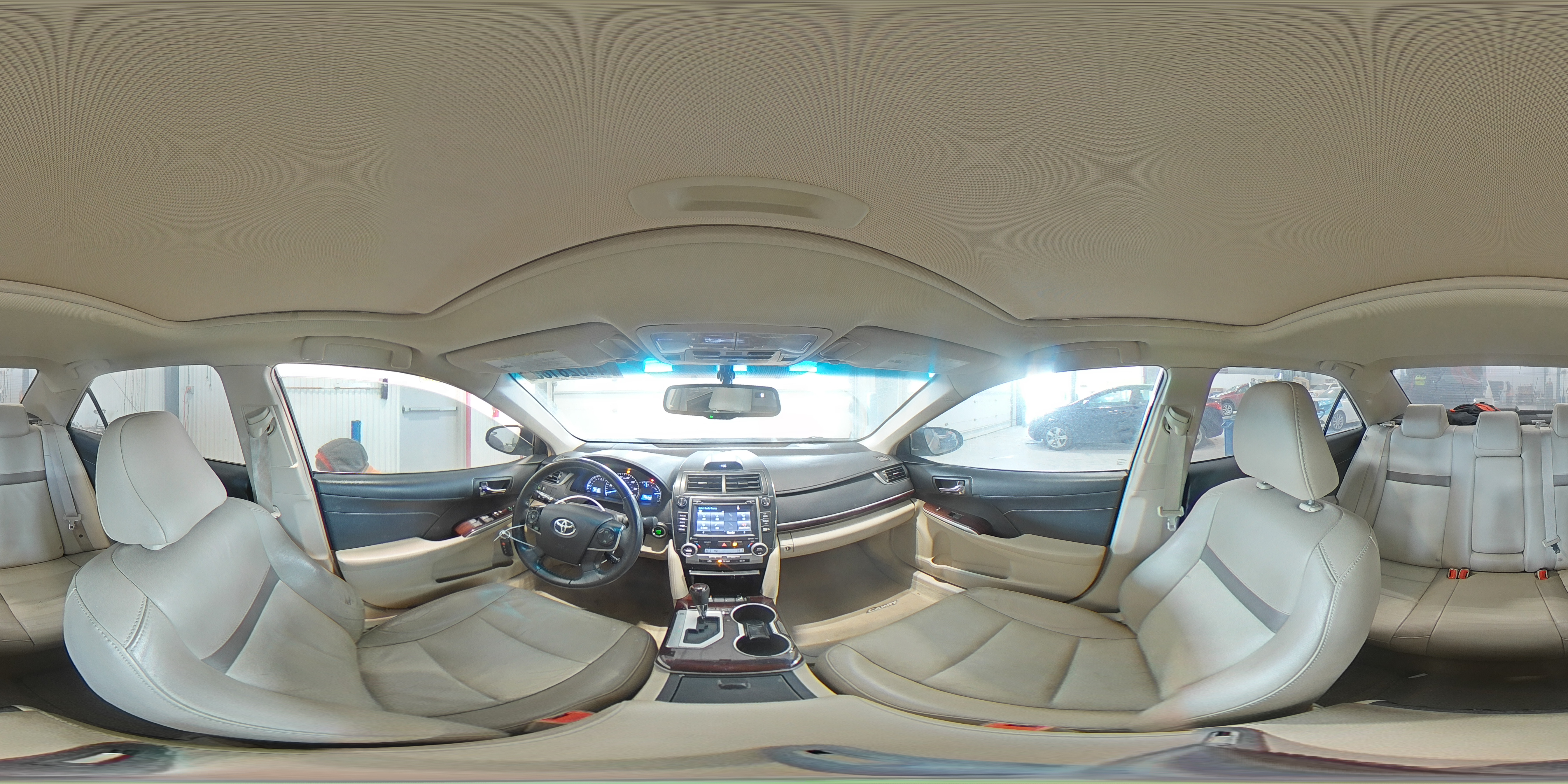 2014 Toyota Camry - Image 12