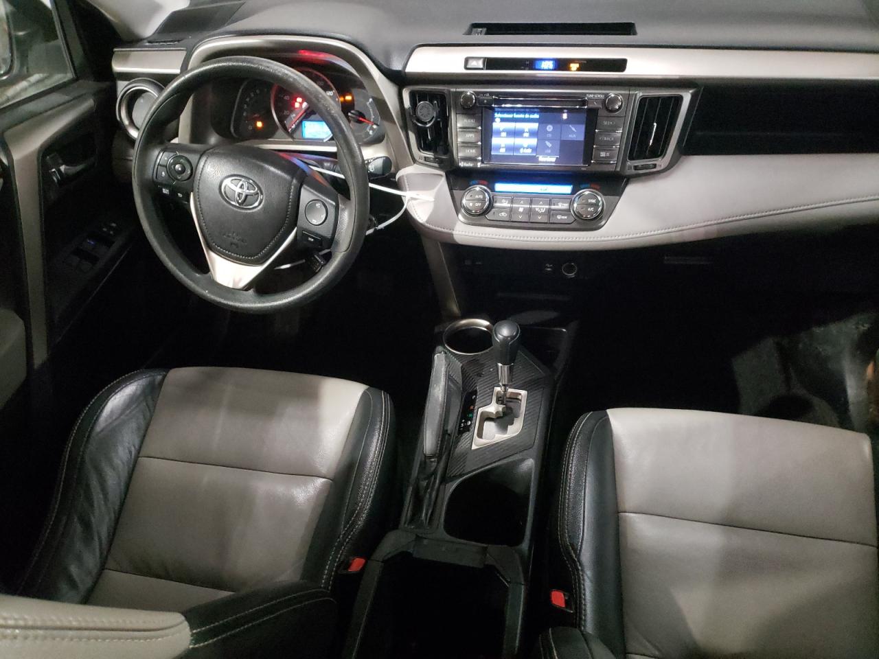 2015 Toyota RAV 4 - Image 8